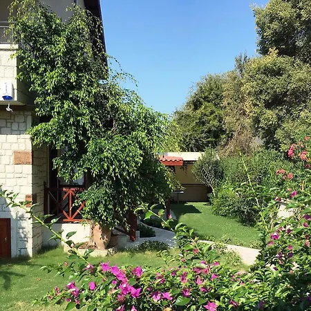 Nar Suites Aparthotel